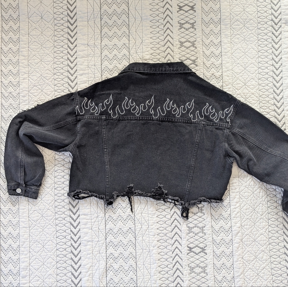 Black Distressed Jean Jacket With Flames 🖤 - Picture 6 of 7